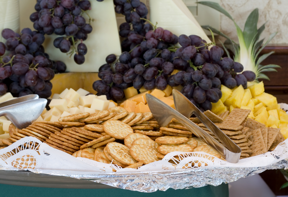 Cheese plate with grapes and crackers