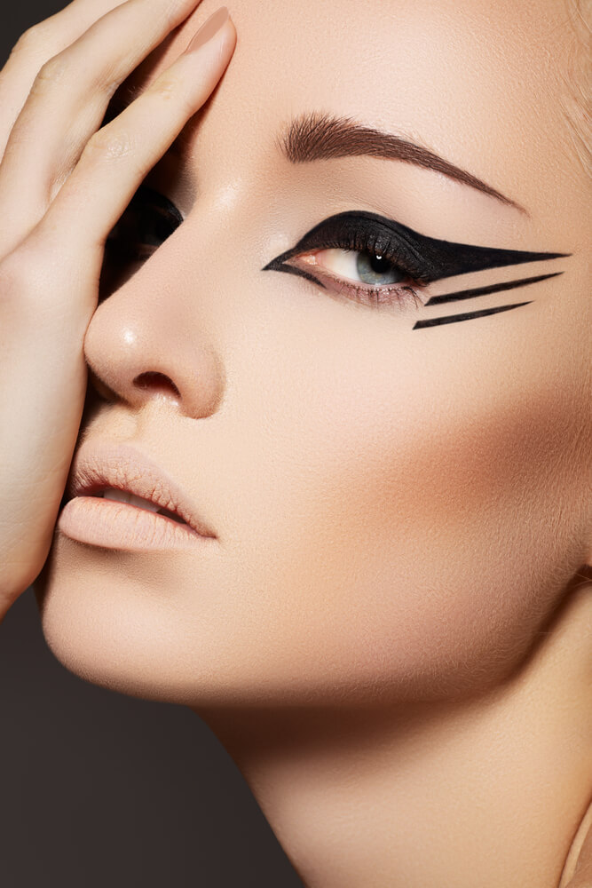 Black Graphic Liner  No eyeliner makeup, Graphic makeup, Makeup