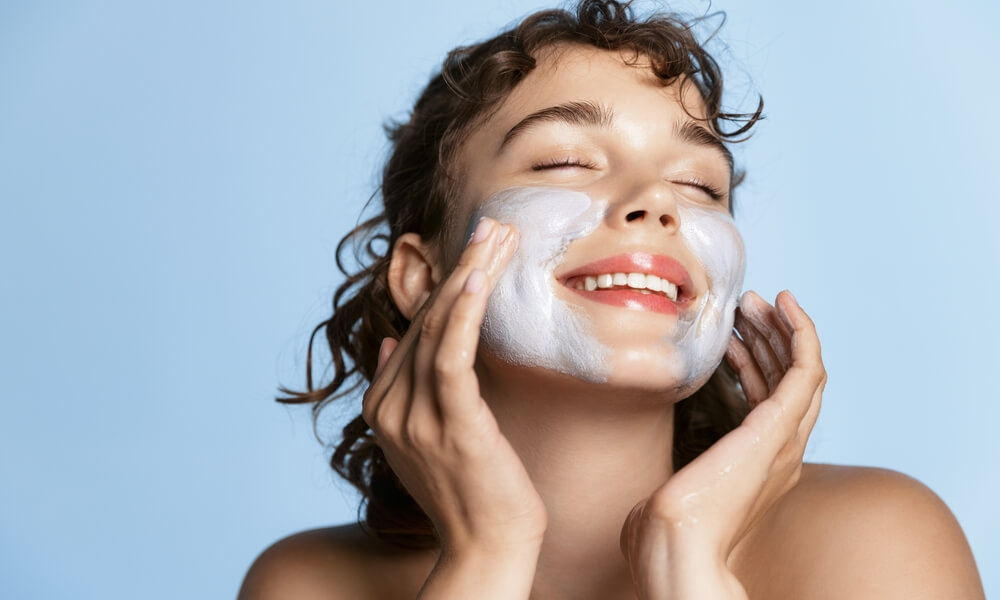 woman doing skincare