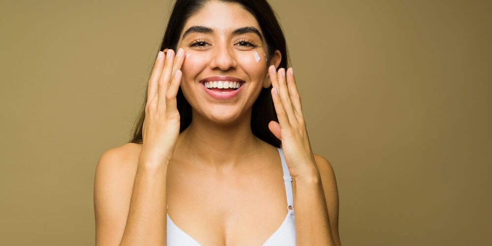 woman doing skincare